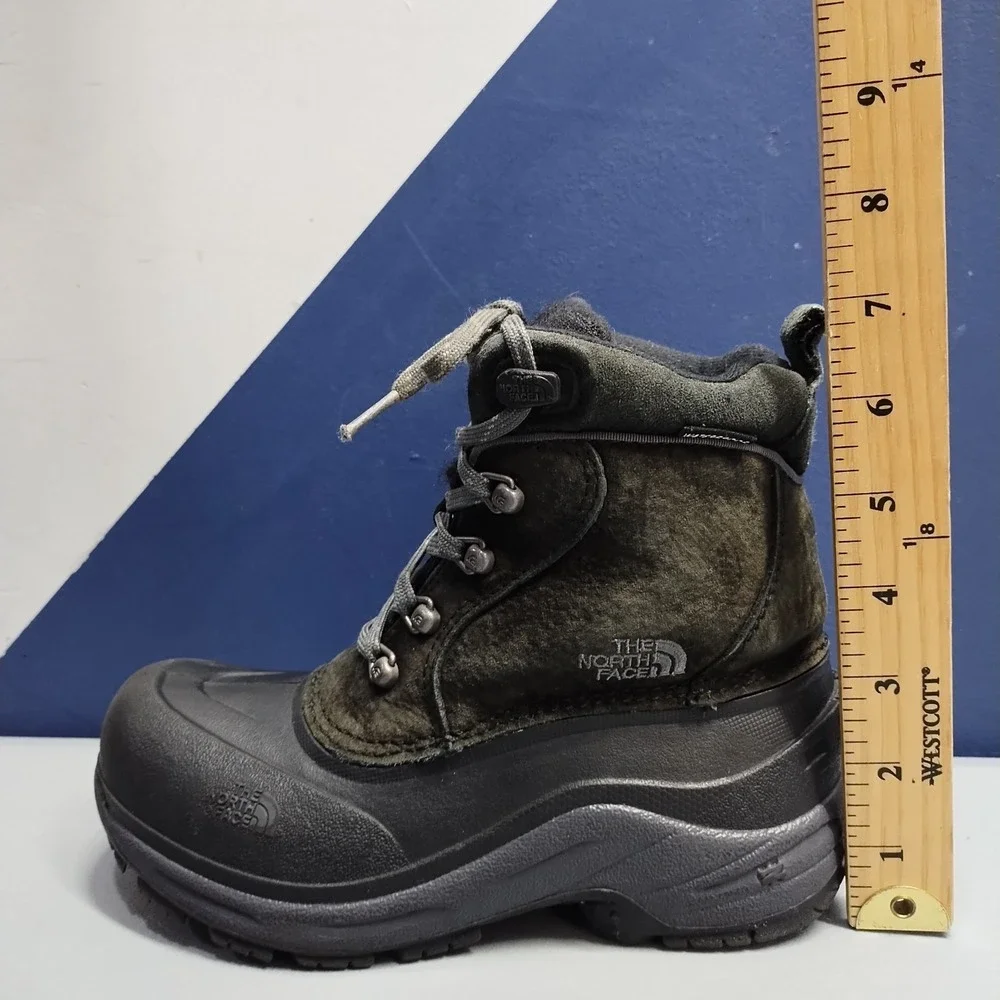 The North Face Chilkat II Winter Snow Boots Boys Size 4 Black Waterproof Lace Up